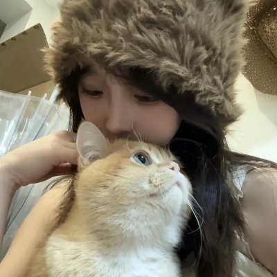跳舞的红色公交
